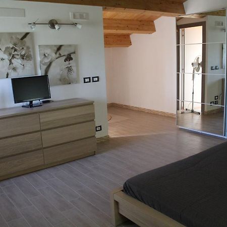 Appartamento Le Tre Palme Frigintini Δωμάτιο φωτογραφία